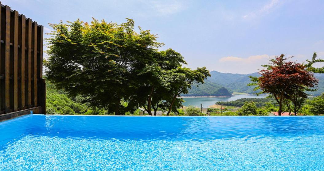Penatess Pool Villa Chungju Exterior photo