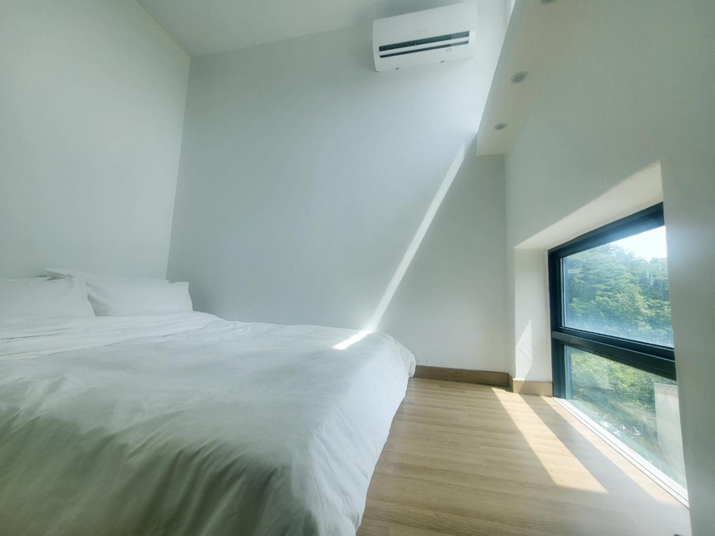 Penatess Pool Villa Chungju Exterior photo